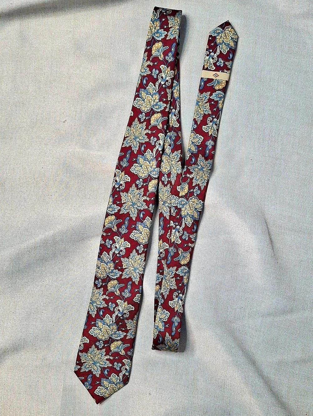 Joseph Abboud Floral Silk Tie in Red & Blue Like New